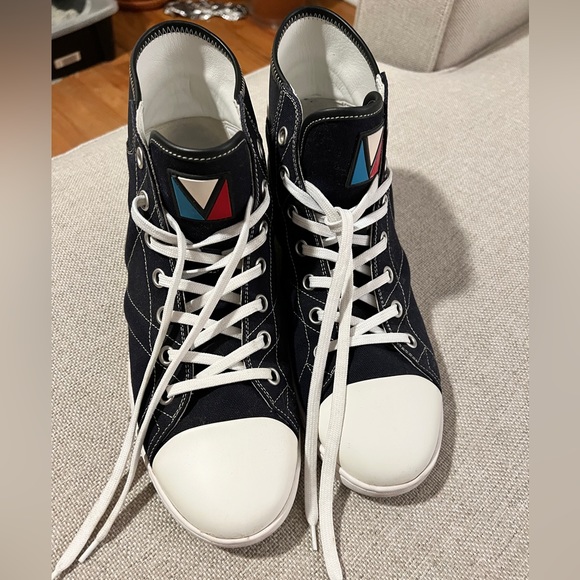 Louis Vuitton Converse - Picture 4 of 6